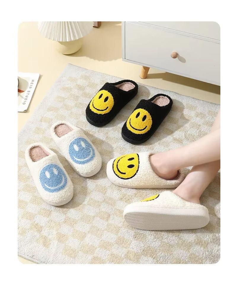 chausson sourire blanc bleu et jaune noir jaune V