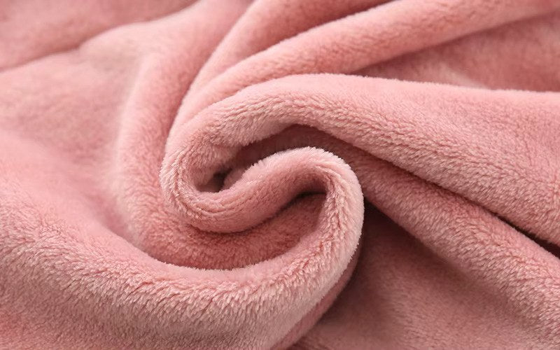 peignoir enfant doux gros plan