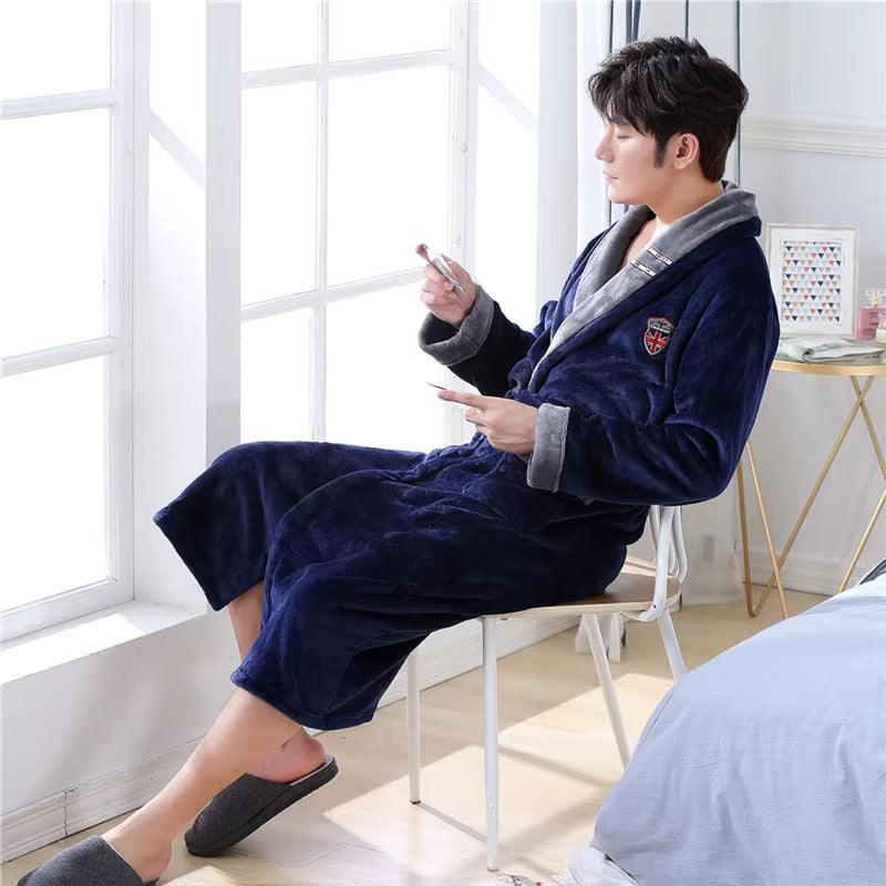 peignoir homme polaire assis